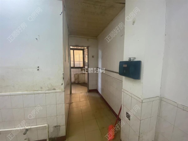 sD803498C7EBC4639B4236A9A8BD0CC03.jpg