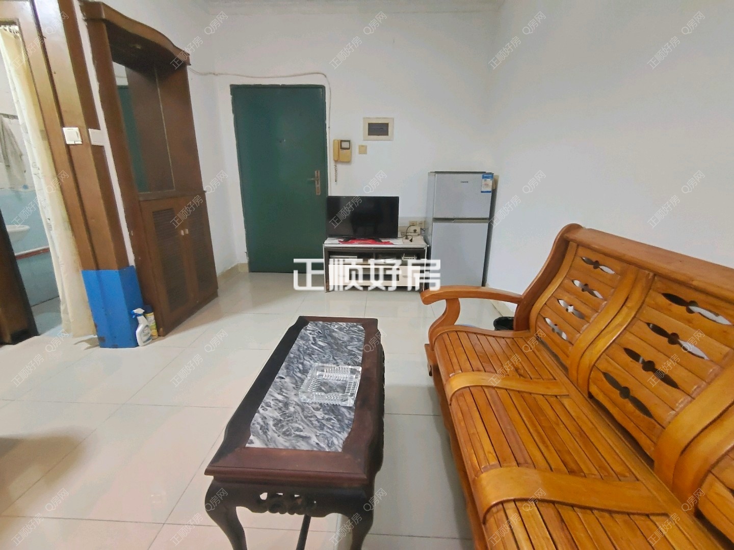 近拱北关口 夏湾市场旁边春泽名园 电梯两房 仅租2200