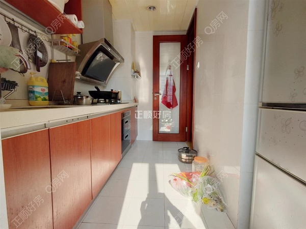 sA64B2DE37CB04289BD49DED635B0C2B4.jpg