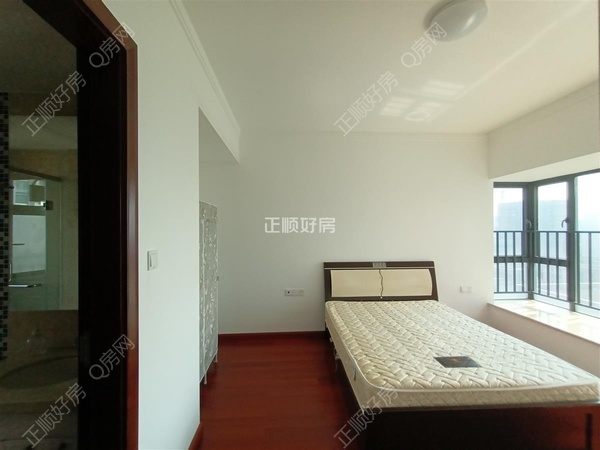 s156CFDD781EB4B05B24E1FF0832252E8.jpg