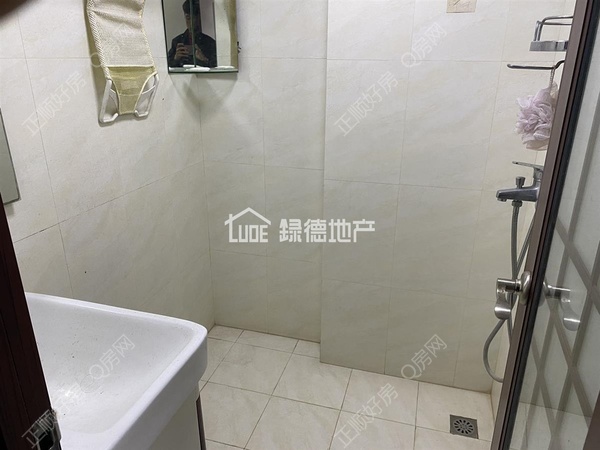 sA42ECD8DCFF4427A84615F4AF46BD2FD.jpg
