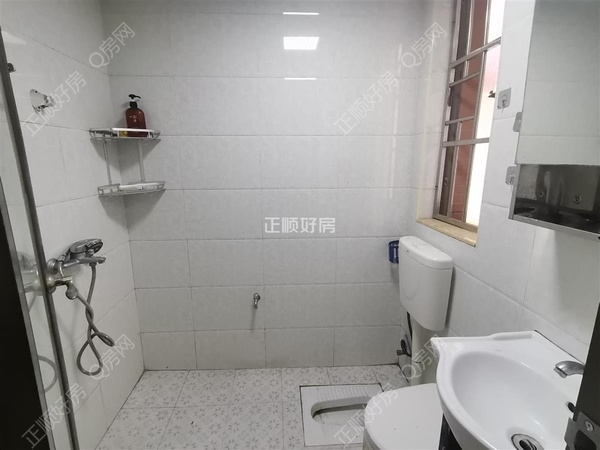 sCBC419A14D56452BAF3D8DB8F07434EC.jpg