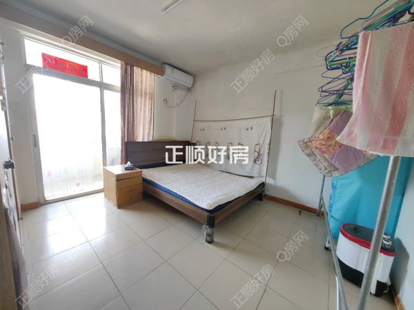 次卧
