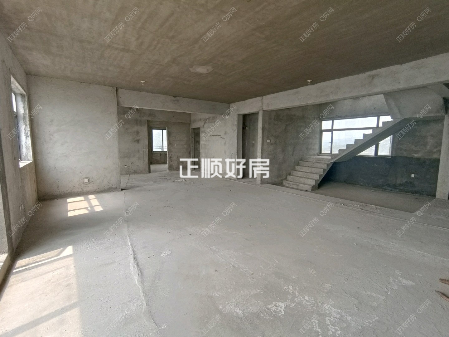 海岸南山 6房3厅3卫 毛坯 412.03平