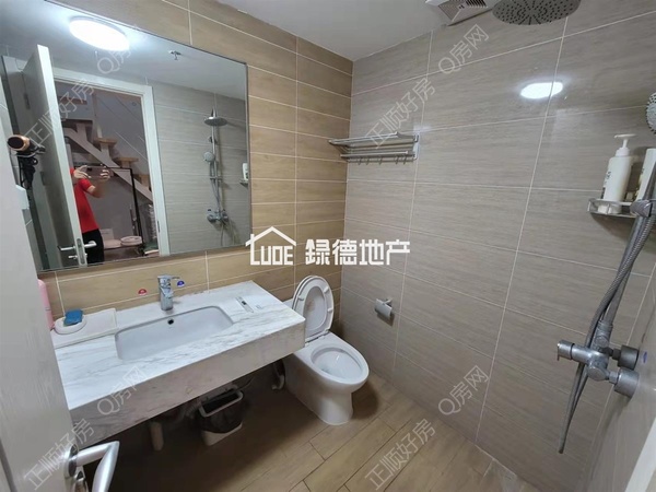 sA30A6047BD7D4656AD15D786B860EECA.jpg