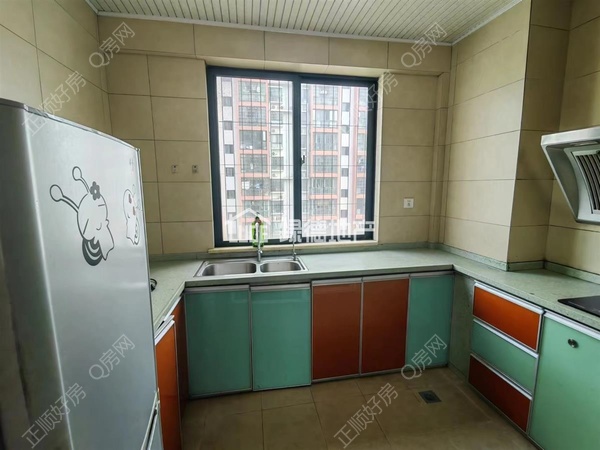 sC9832F7EC3A240D3981A66E16ACD1F20.jpg