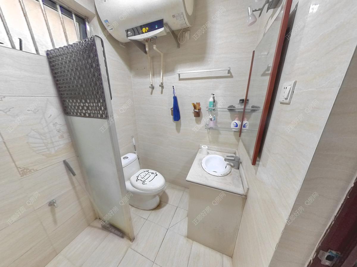 珠海翠菁苑卫生间照片_翠菁苑 3房2厅2卫 精装 97.58平