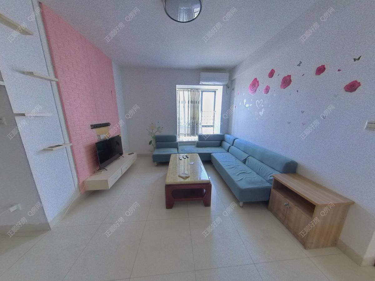 前山华润万家对面，电梯高层，精装大2房，诚心出售