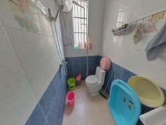 卫生间-1rM2ahAF-0.jpg