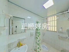 卫生间-UyqN6qs3-0.jpg
