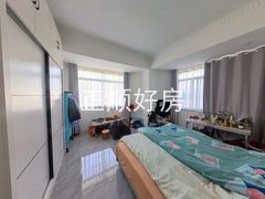 卧室-RrHHAAWK-0.jpg