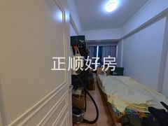 卧室-wvusaGM9-0.jpg