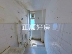 卫生间-PgSuinzC-0.jpg