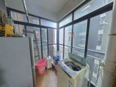 阳台-6MJUneYU-0.jpg