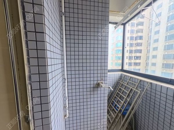 阳台-SqPIWaY8-0.jpg