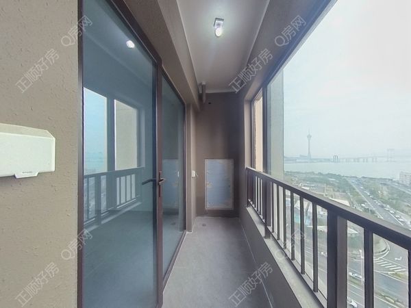 阳台-qnChJDJA-0.jpg