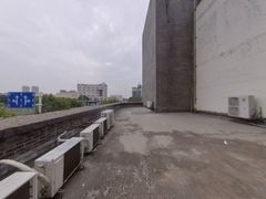 露台-CnAmhVxG-0.jpg