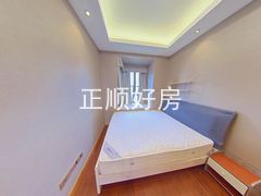 卧室-FLHTnMlo-0.jpg