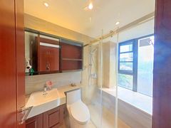 卫生间-GbUEa8SL-0.jpg