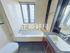 卫生间-TRbO4en4-0.jpg