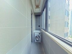 阳台-ESoXQmRj-0.jpg