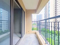 阳台-gGEKSNm7-0.jpg
