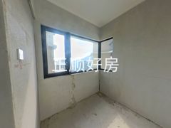 卧室-7Bn0iOwu-0.jpg
