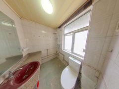 卫生间-JRDsviD7-0.jpg