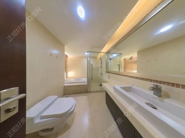 卫生间-h2BeRoAZ-0.jpg