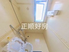 卫生间-qvsIzUNE-0.jpg