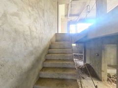 楼梯-2MJTnbmk-0.jpg