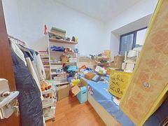 次卧