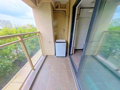 阳台-2EiWbfQB-0.jpg