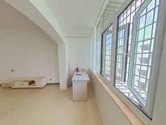 阳台-CmUXvcGE-0.jpg