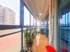 阳台-DUG5og6N-0.jpg