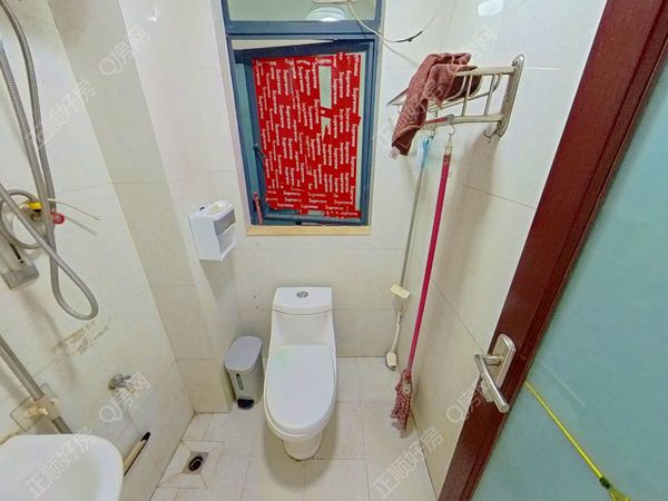 卫生间-bSjYUSdi-0.jpg