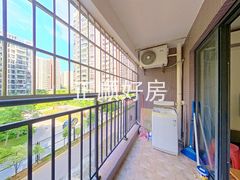 阳台-ORb7NgyV-0.jpg