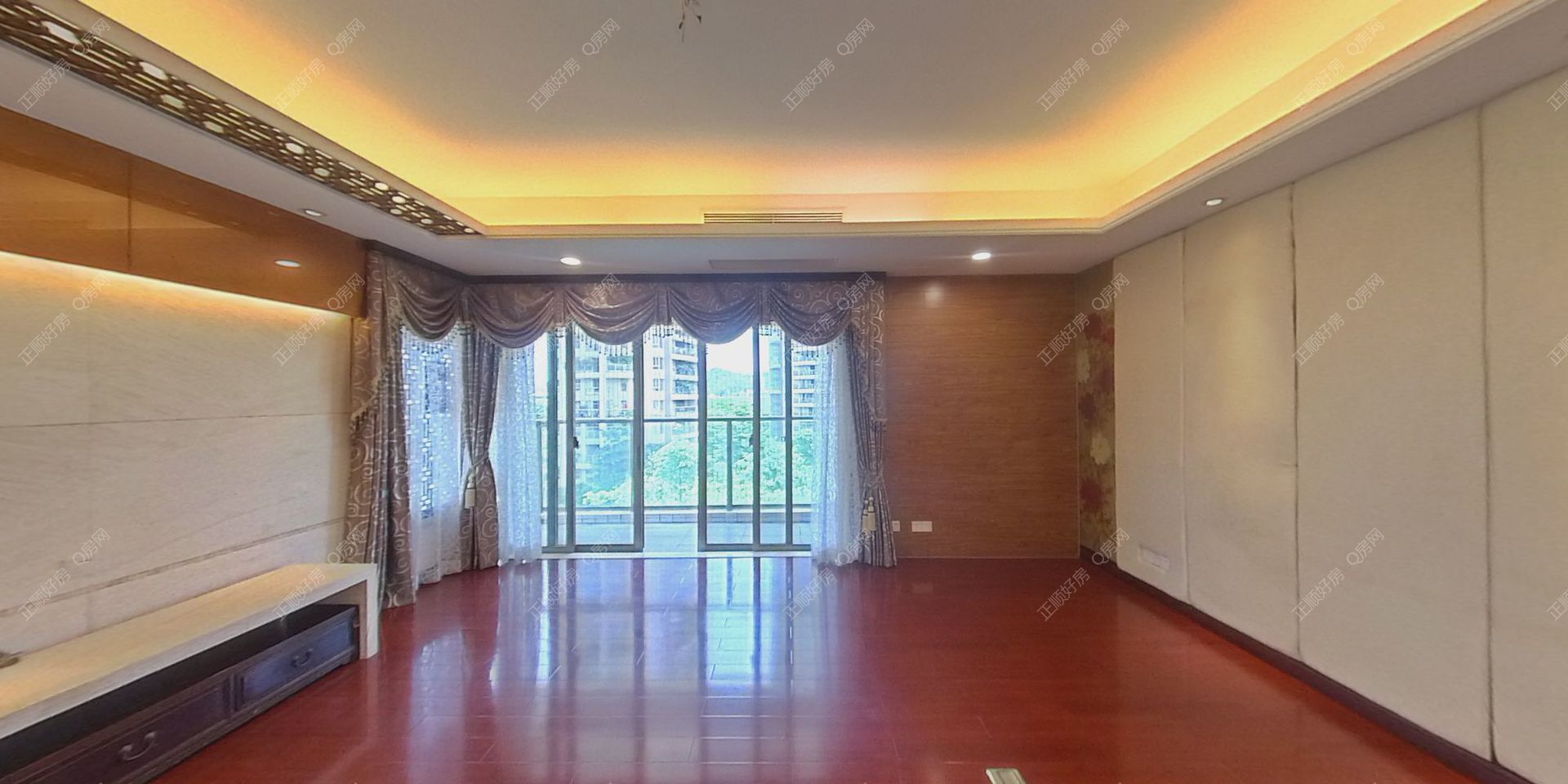 近拱北口岸格力广场大四房在卖 岭秀城对面 摩尔广场旁