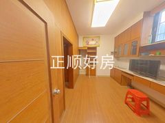 楼上客厅