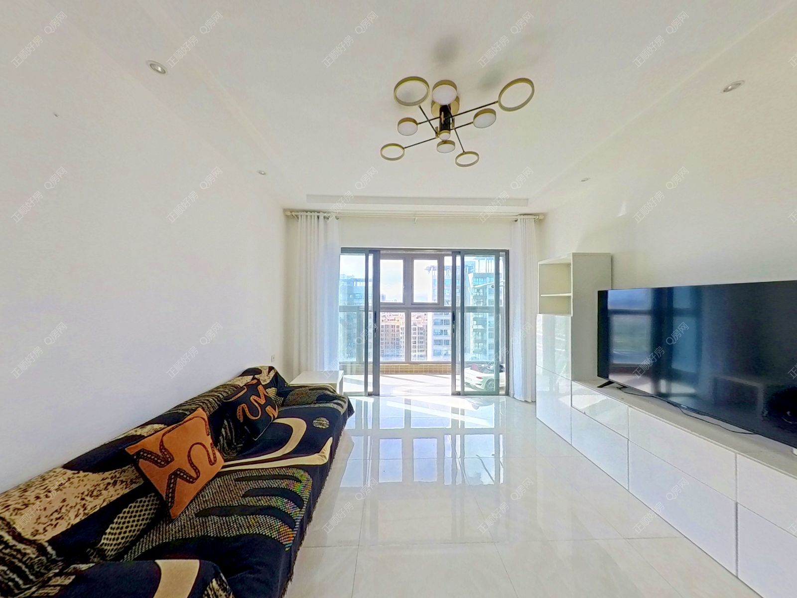 珠海中海左岸岚庭客厅照片_金湾 中海左岸岚庭 103.34㎡ 3房2厅 南北向