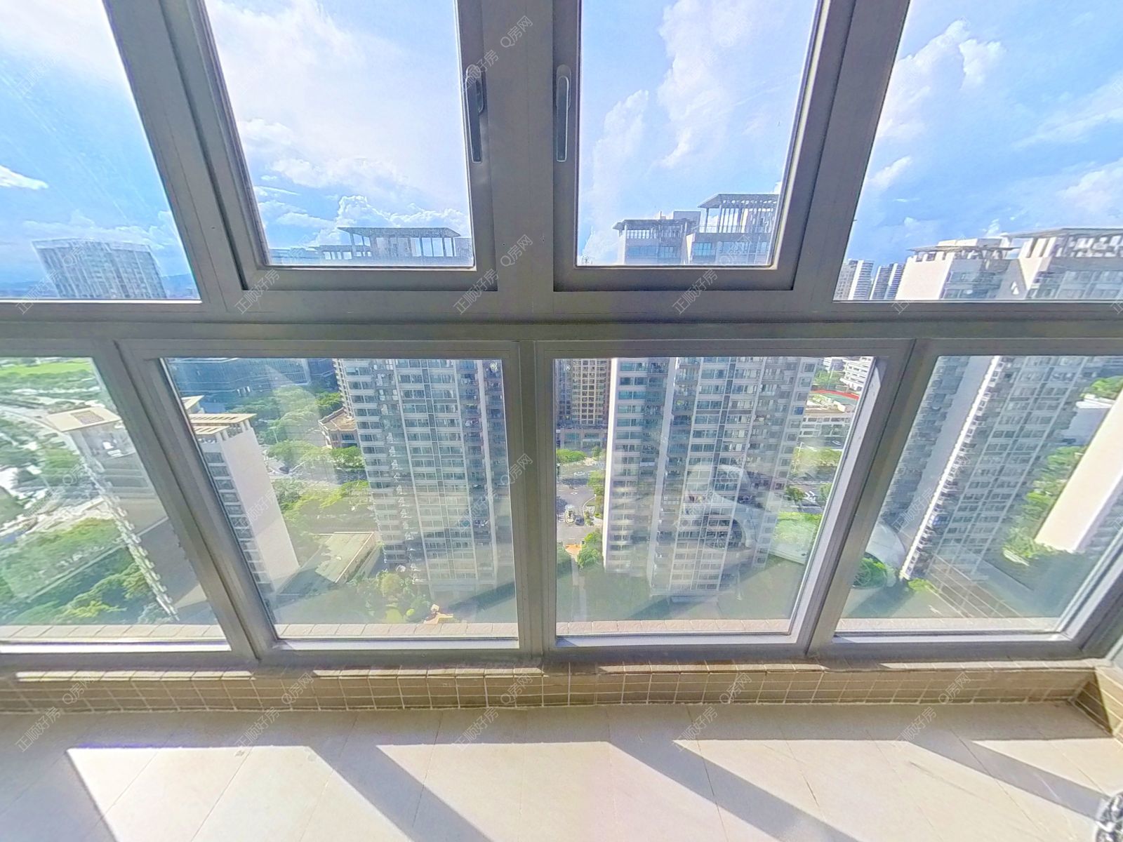 珠海中海左岸岚庭阳台照片_金湾 中海左岸岚庭 103.34㎡ 3房2厅 南北向