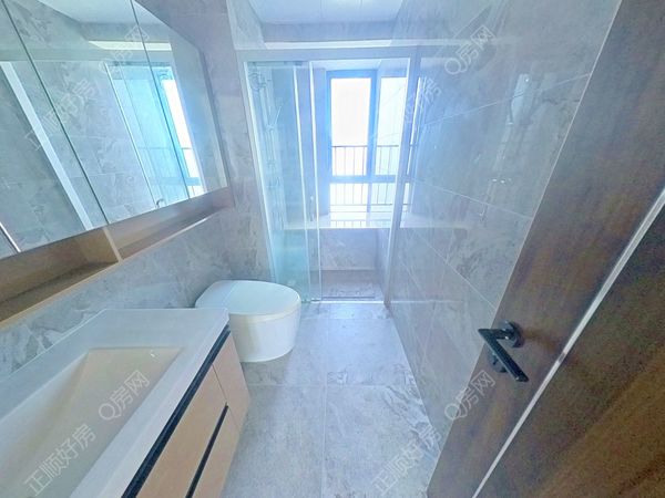 正顺好房 - 金湾 碧桂园华发海湾壹号 126㎡ 4房2厅 南向,租金1500元/月 面积126.00平方 建筑年代2019年