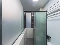 进门正对的2号房