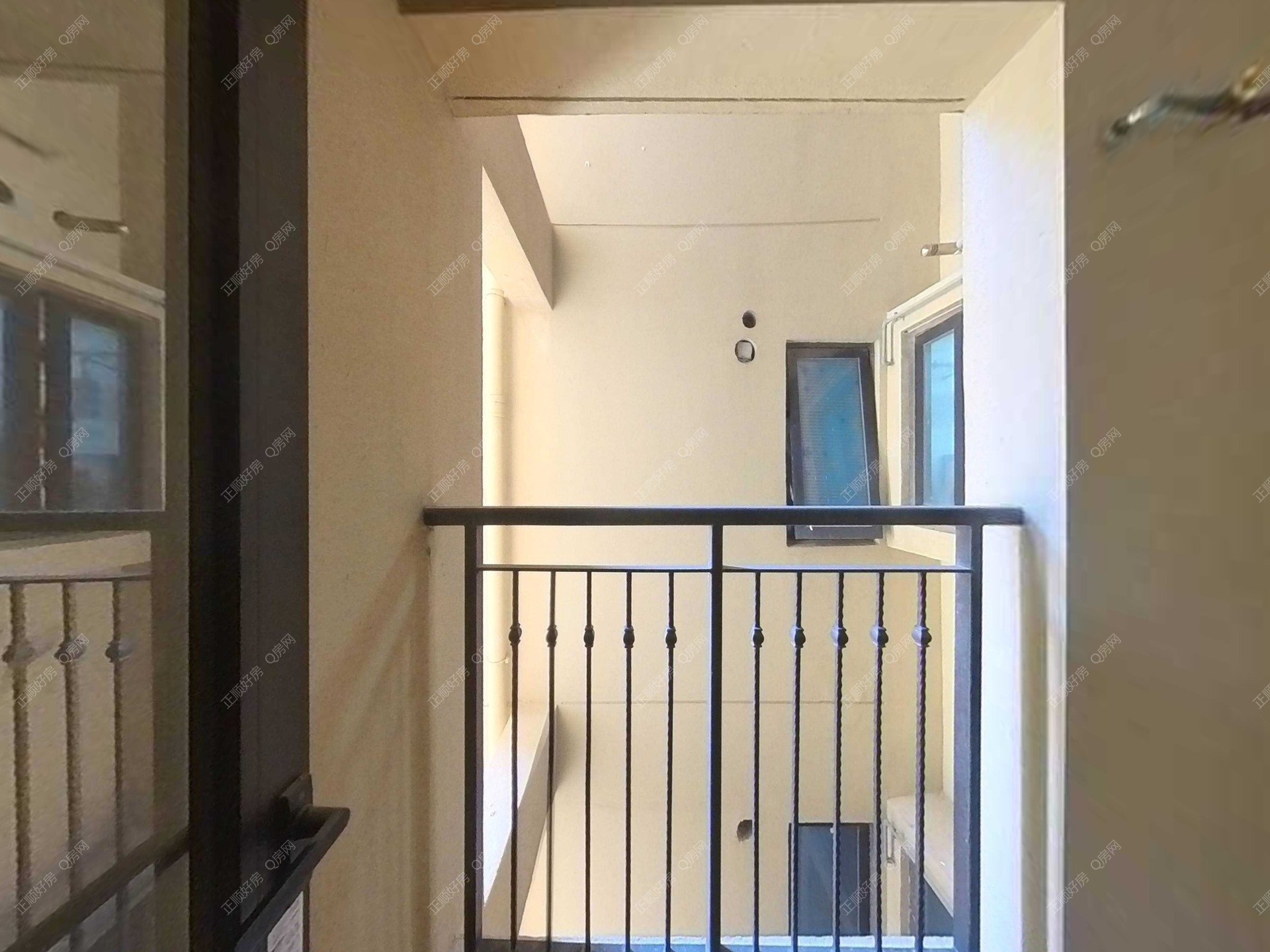 珠海华发峰尚二期 阳台照片_斗门 华发峰尚 130.69㎡ 4房2厅 南向