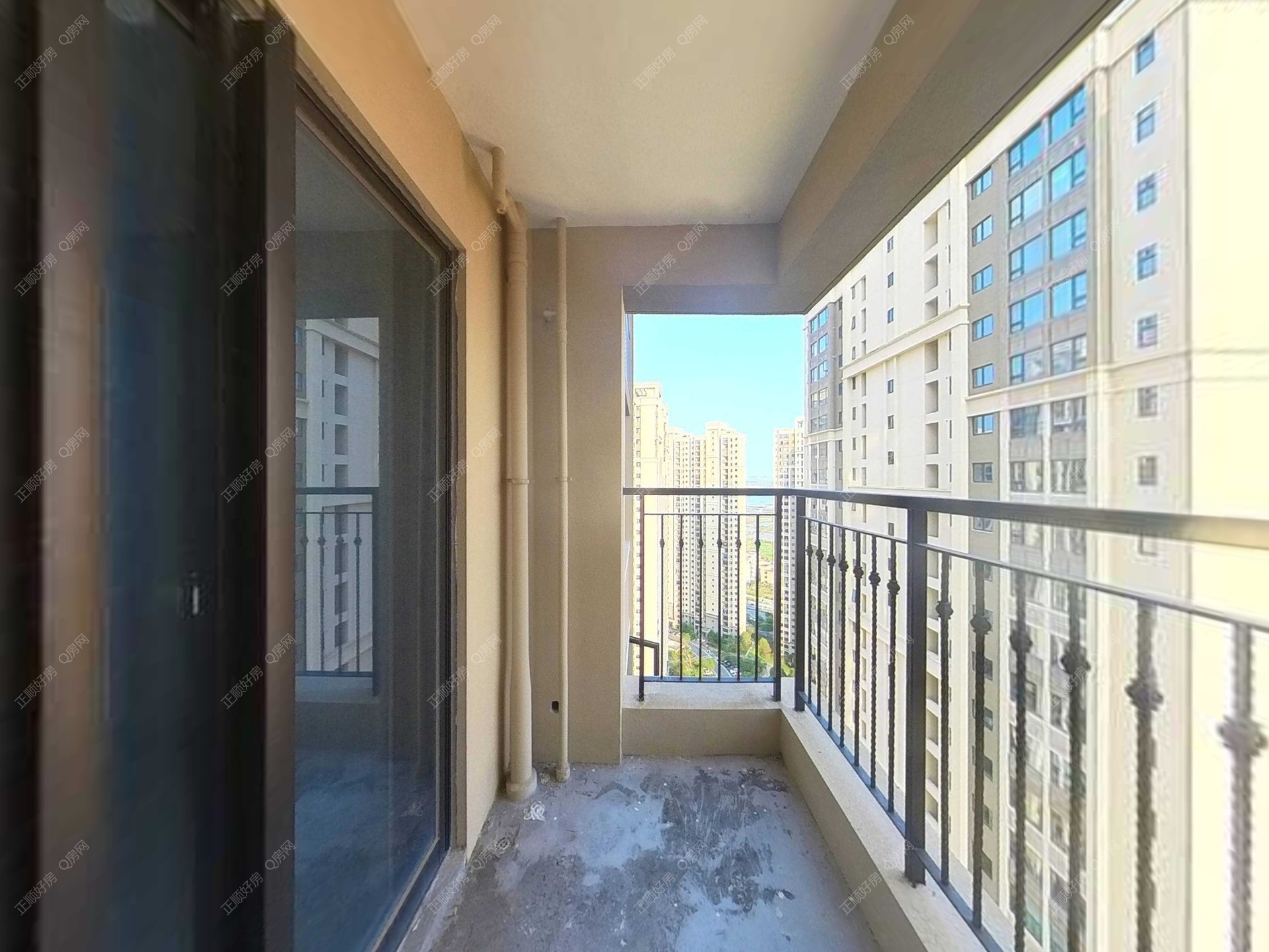 珠海华发峰尚二期 阳台照片_斗门 华发峰尚 130.69㎡ 4房2厅 南向