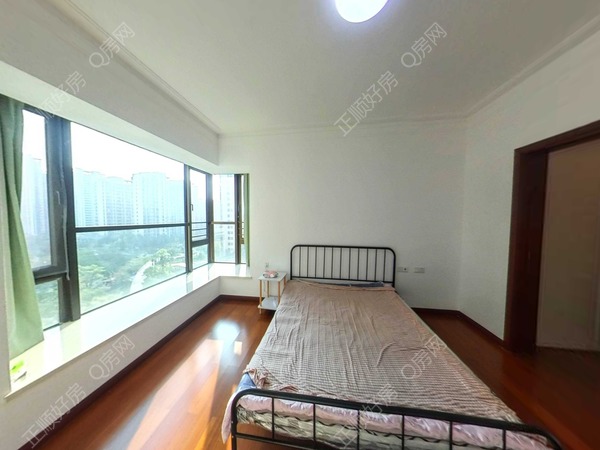 正顺好房 - 金湾 中航花园 140㎡ 4房2厅 南向，南北通看园景,总价250.00万 面积140.00平方 建筑年代2016年