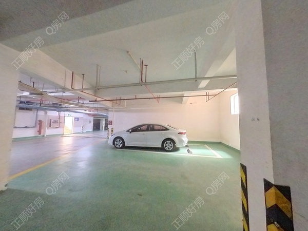 车库-ZMC4NHre-0.jpg