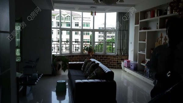 栋座
